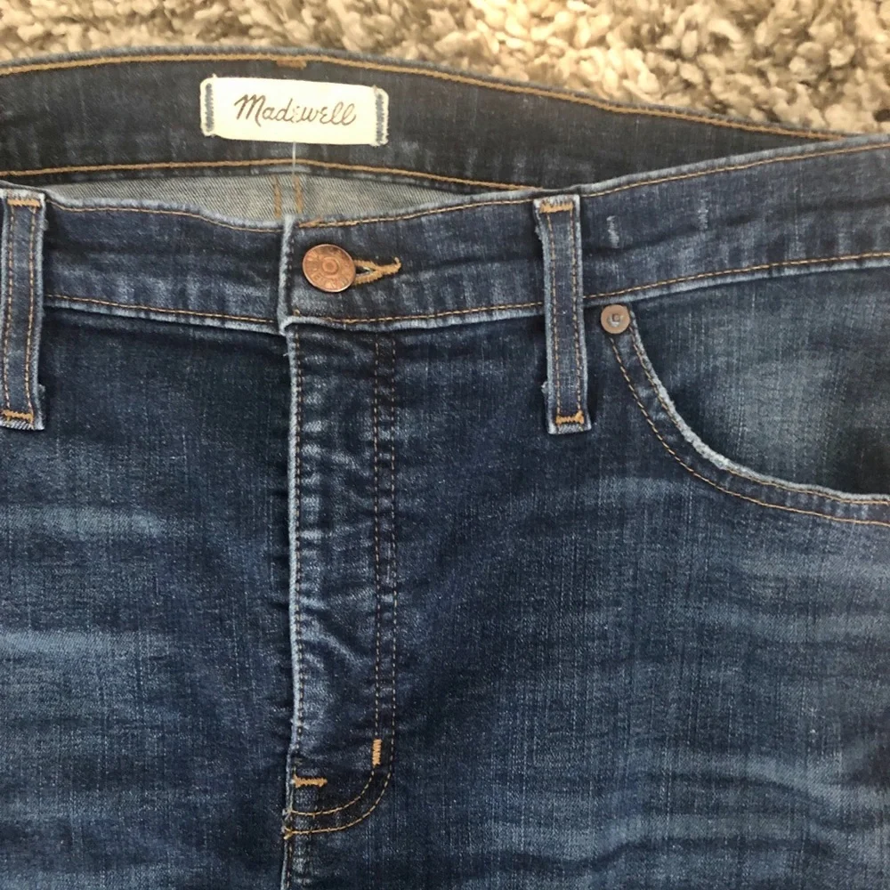 Madewell 9in High Rise Distressed Skinny, 32R - Picture 3 of 7